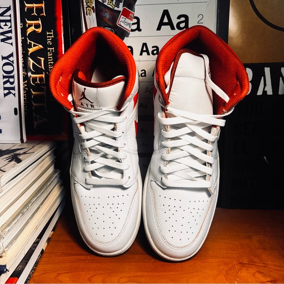 NIKE || AIR JORDAN RETRO 1 MID || SZ12 - Picture 4 of 10